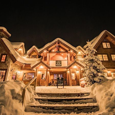 Winston Lodge Голдън Екстериор снимка