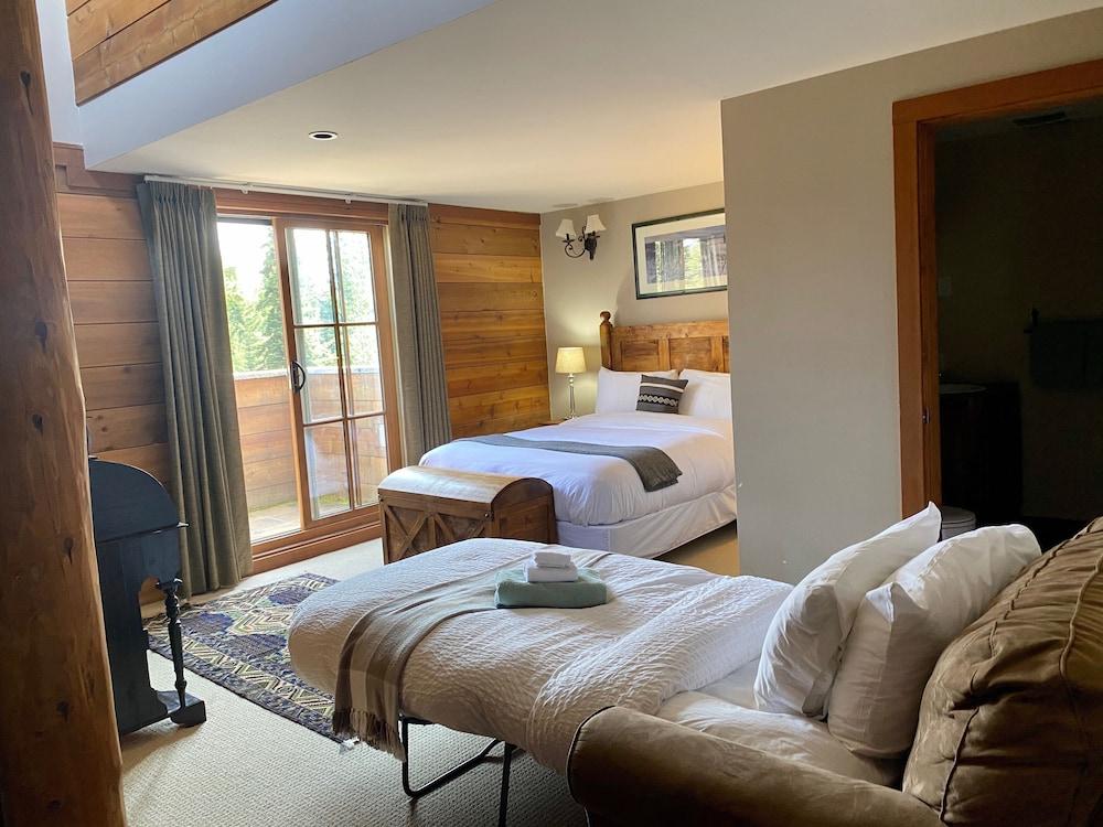 Winston Lodge Голдън Екстериор снимка