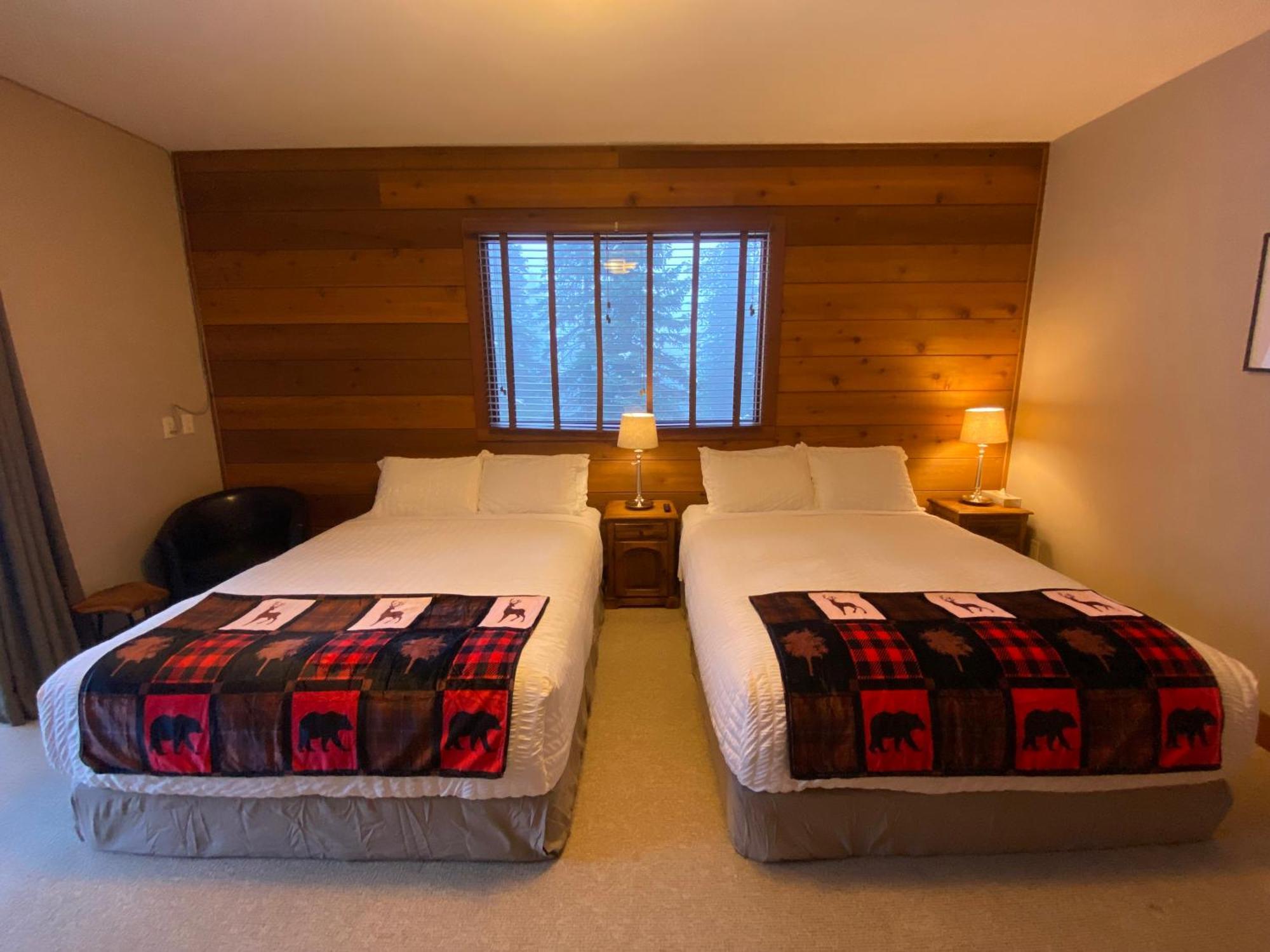 Winston Lodge Голдън Екстериор снимка
