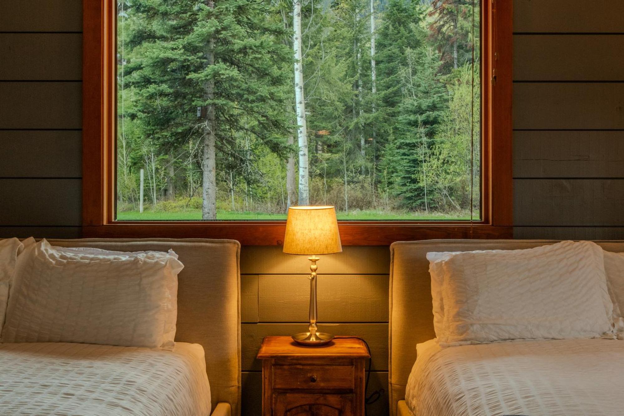Winston Lodge Голдън Екстериор снимка