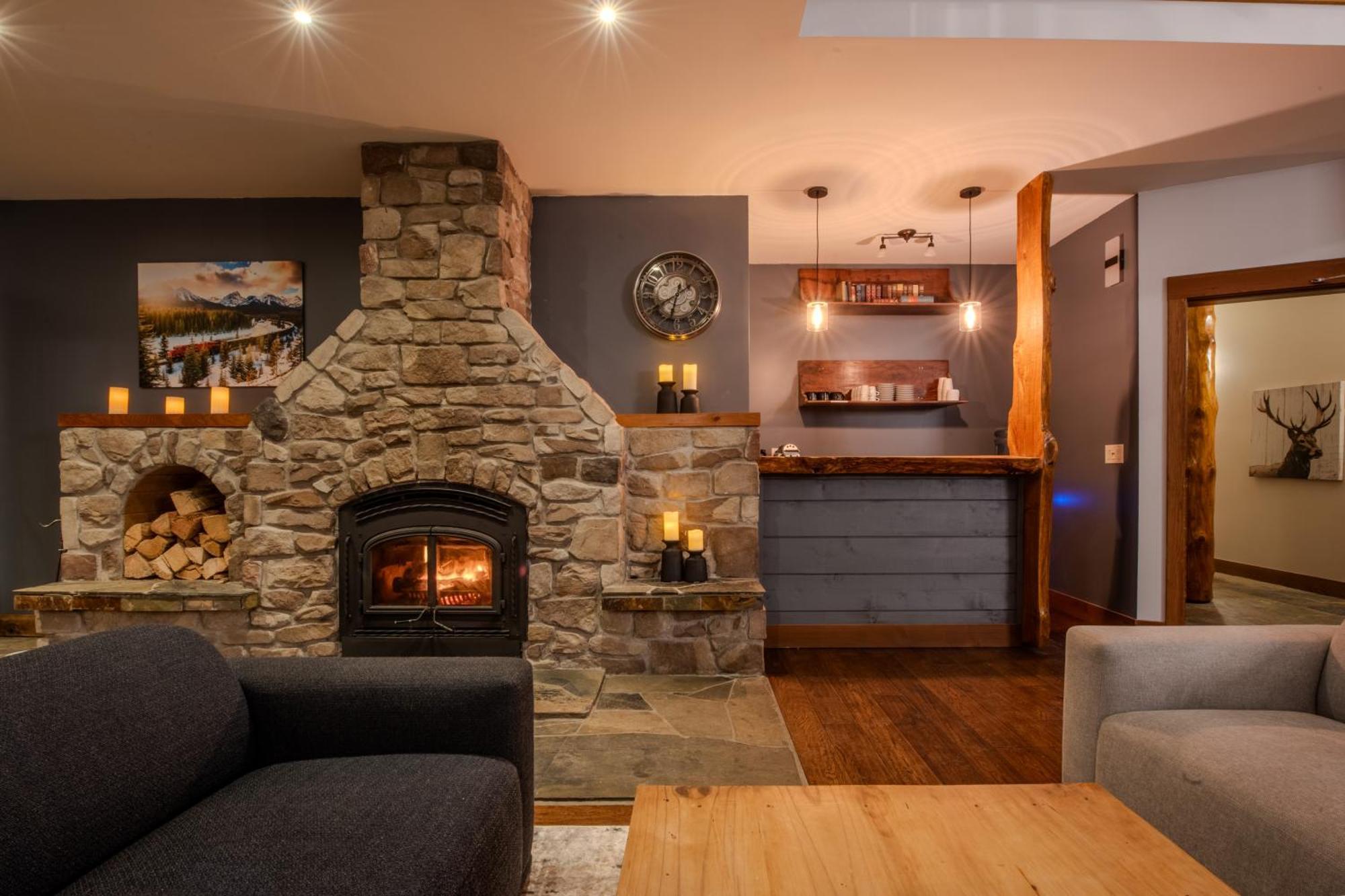 Winston Lodge Голдън Екстериор снимка