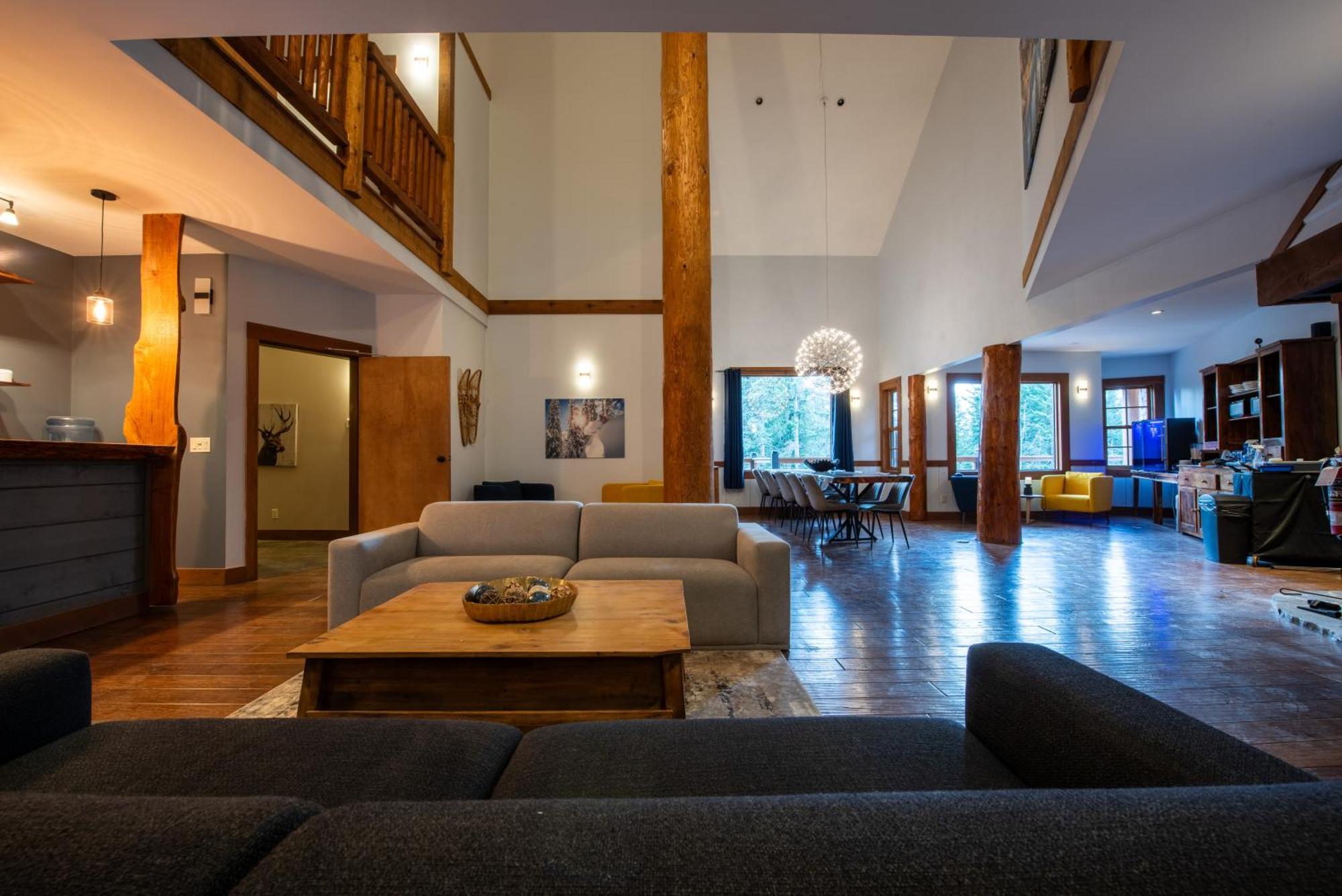 Winston Lodge Голдън Екстериор снимка