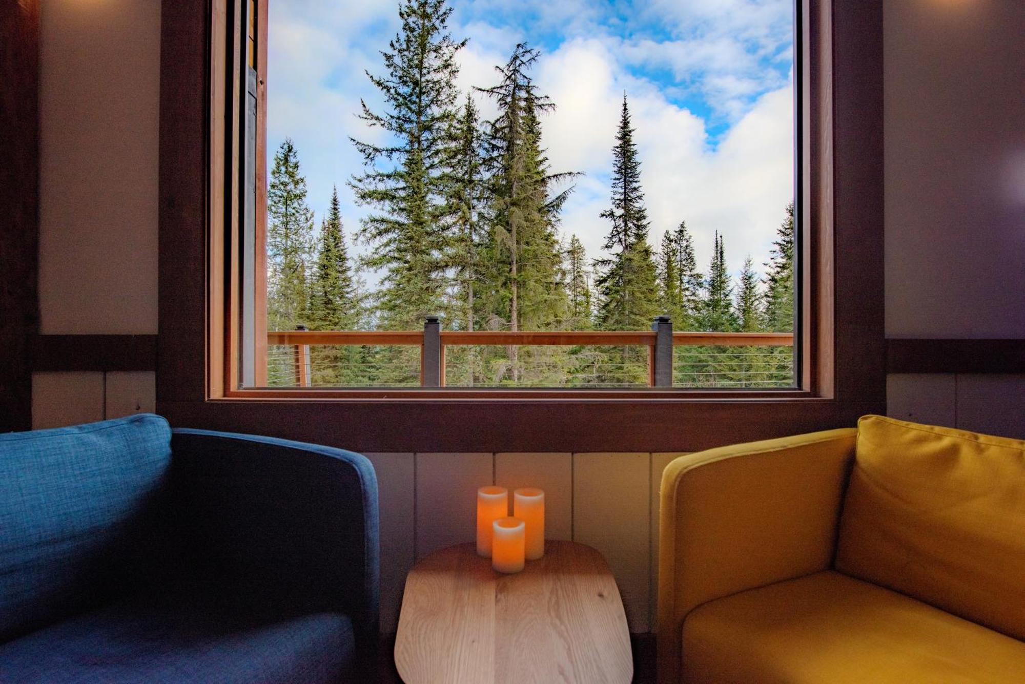 Winston Lodge Голдън Екстериор снимка
