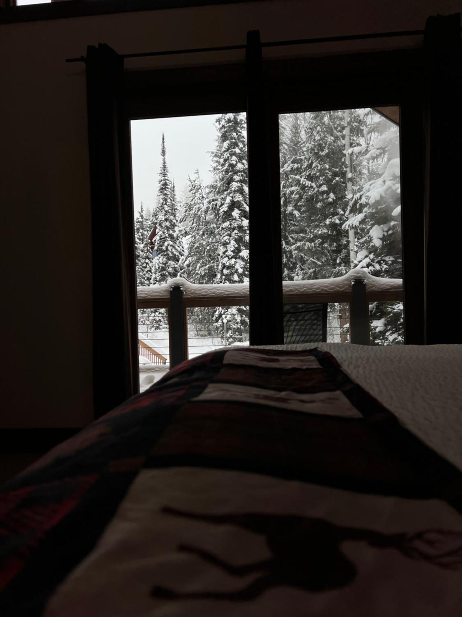 Winston Lodge Голдън Екстериор снимка