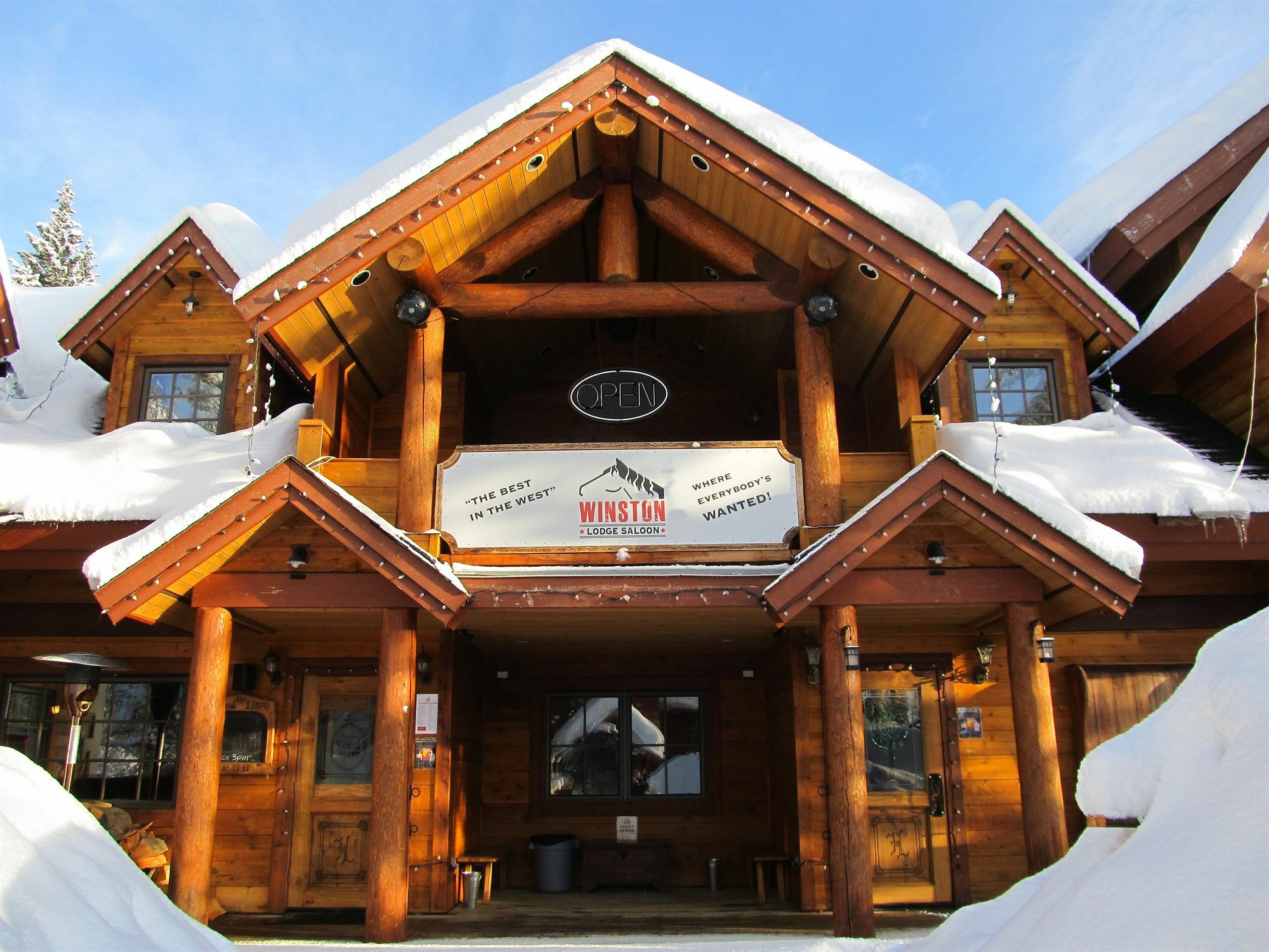 Winston Lodge Голдън Екстериор снимка
